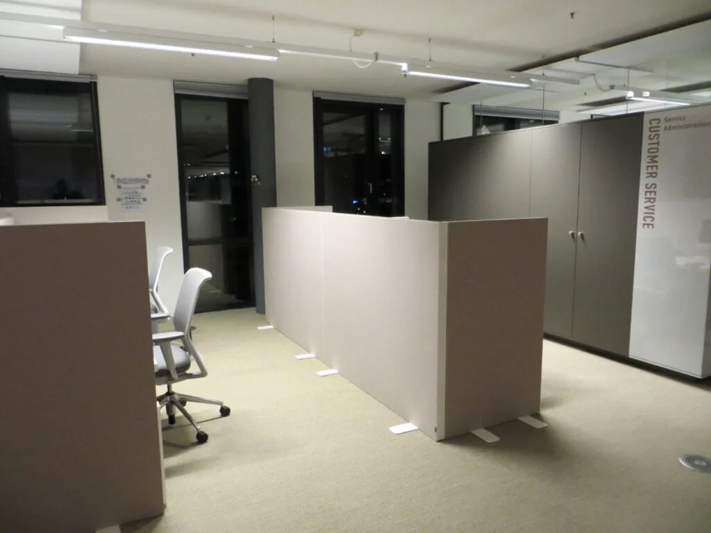 AKMA Roomdividers in wit kader en met witte voet